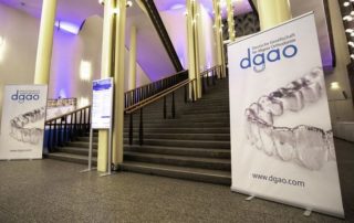 Foyer/entrée de l'exposition du congrès DGAO Aligner